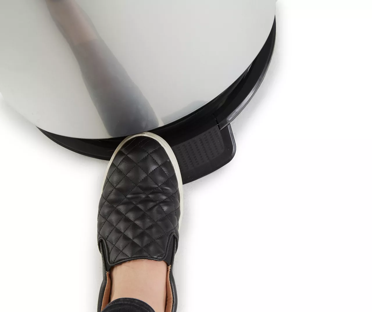 Curver Tondo Stainless Silver Step-On 12.5 Gallon Waste Can - Image 3